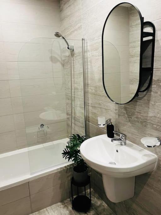 Sliema, Apt7, Stylish 2 Bedroom Apartment With Parking ภายนอก รูปภาพ